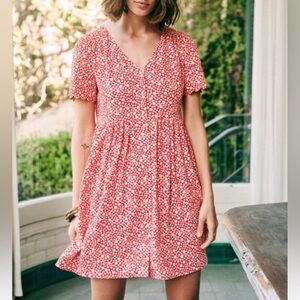 Sezane Valou Dress FR 40 US 8 Red Daisy Print Scalloped Sleeves Button Front
